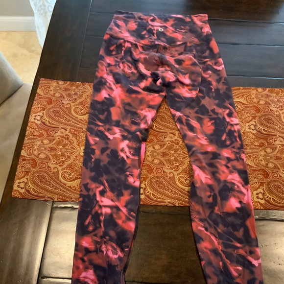 Lululemon Align HR Pant 25” Intensity Pink Blossom Multi, size 6, msrp$118 - Picture 4 of 5